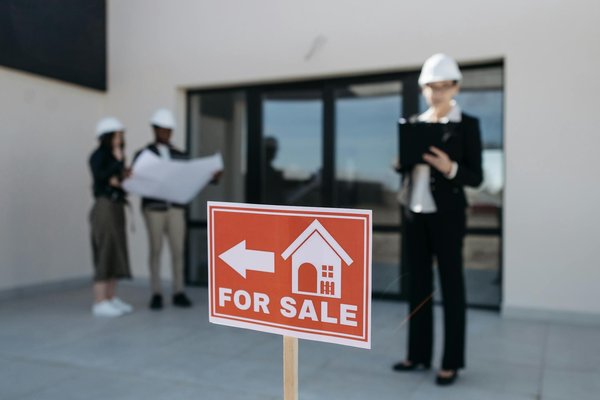 Les Secrets du Métier : Comment les Agents Immobiliers de Prestige Opèrent